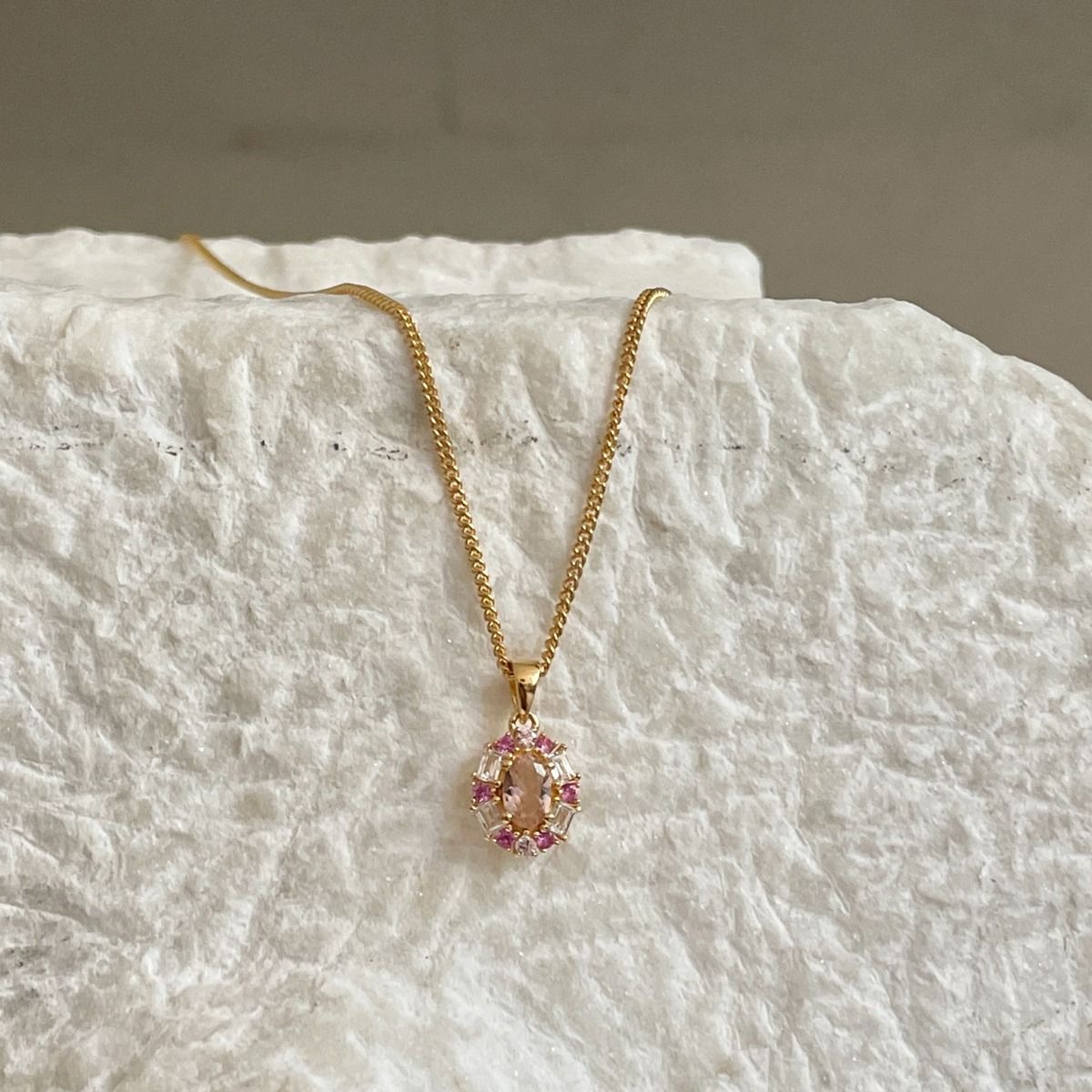 24KAE OGRLICA 32459Y - Image 2